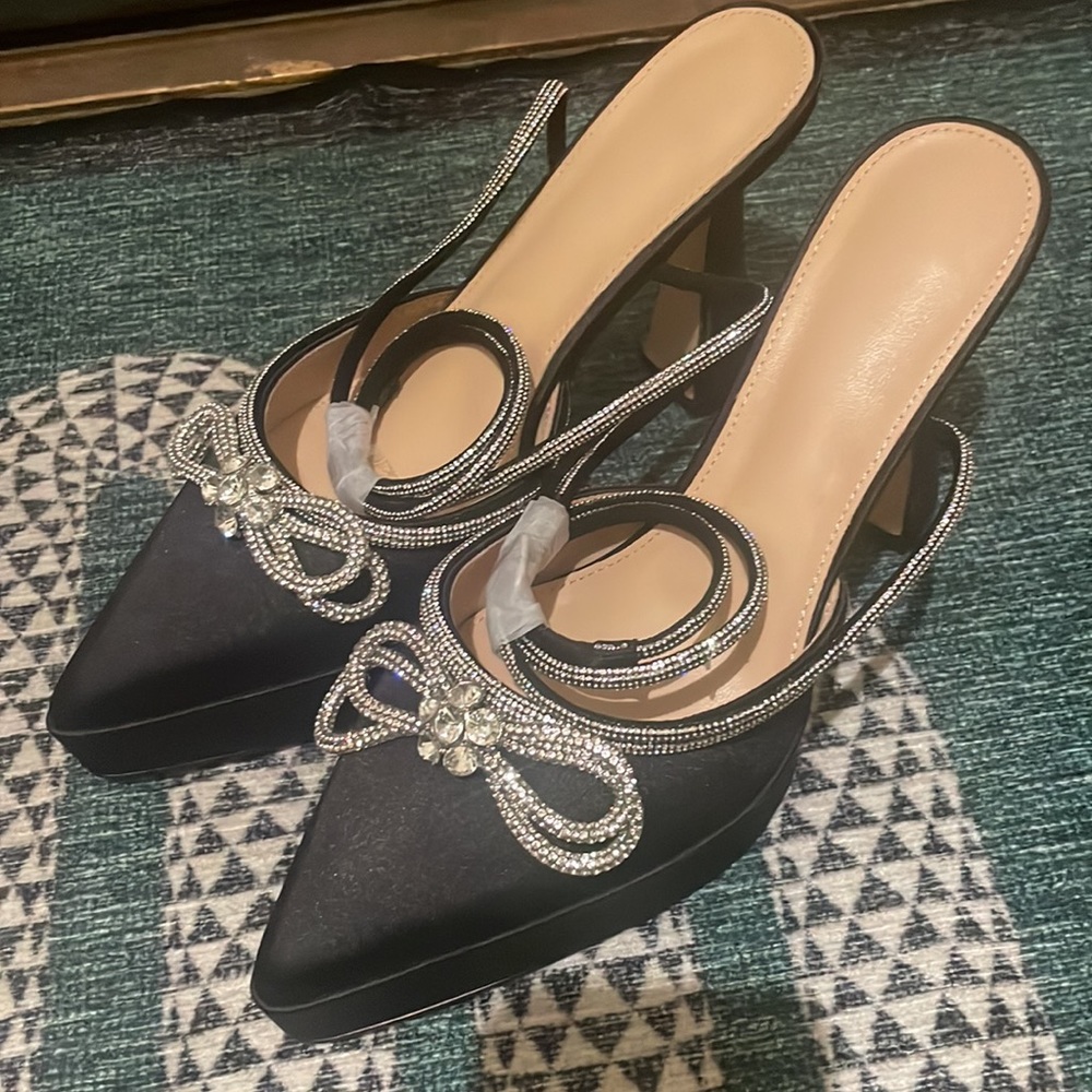 Beautiful platform satin shoes with rhinestones.